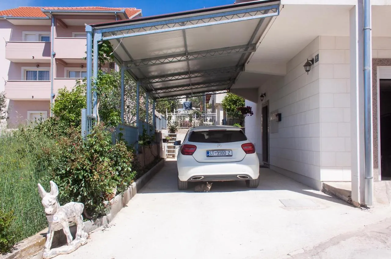 Maslina Apartment Kastel Stari