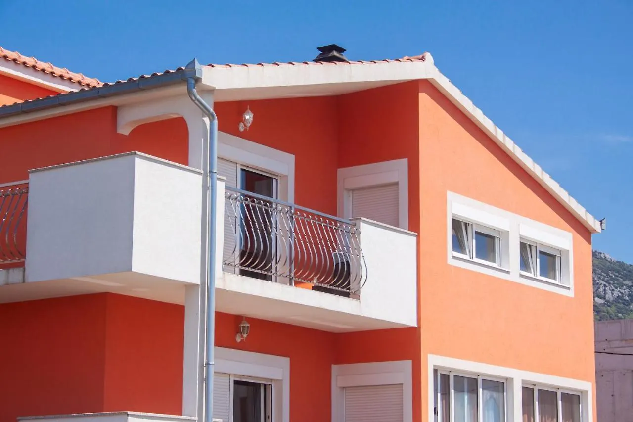 Maslina Apartment Kastel Stari 0*,